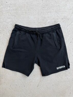 Doyoueven Men’s Black Fleece Gym Shorts Athletic Training Size L 7.5”